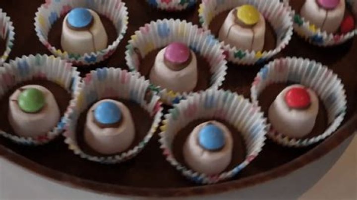 People seriously divided over children’s party food staple as stunned parents insist they’ve never seen them before