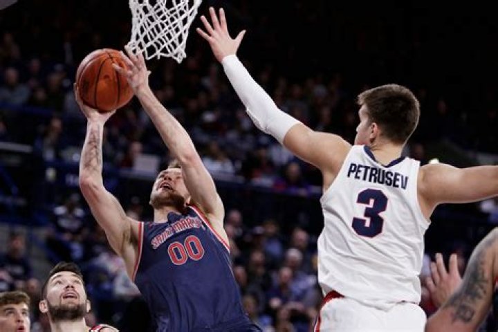 Petrusev leads No. 3 Gonzaga over Saint Mary’s 86-76