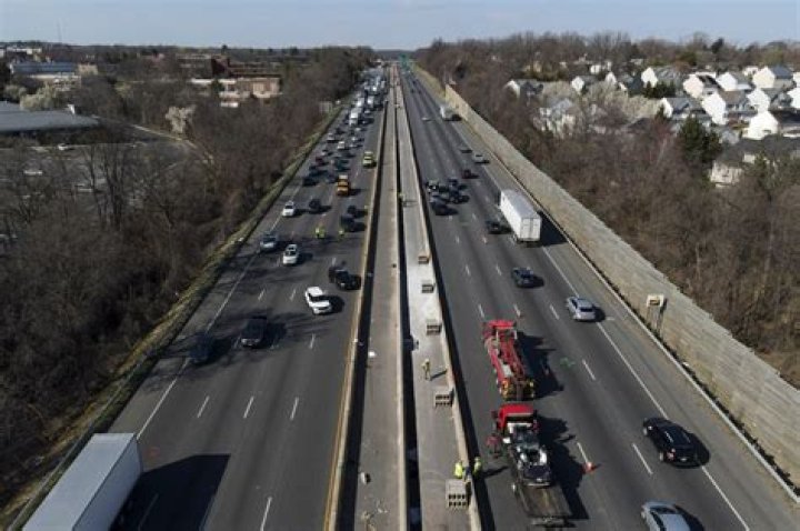 Police: 6 dead after work-zone crash on Baltimore Beltway