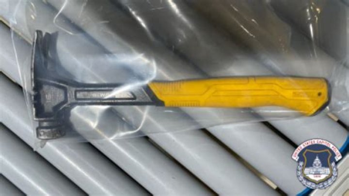Police: Ohio man arrested after trying to get into US Capitol with hammer
