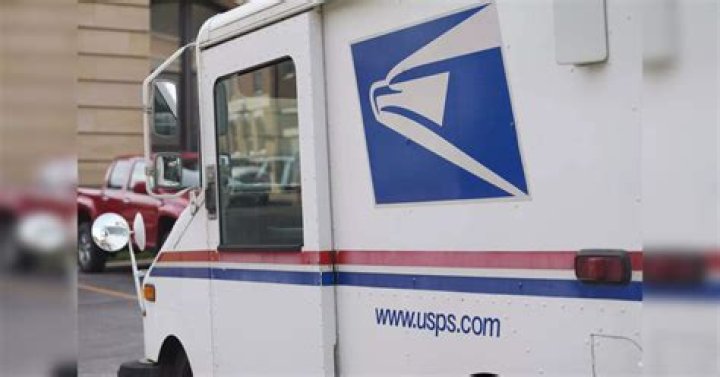 Postal Service, once chided for slow adoption of EVs, announces plan to cut greenhouse gas emissions