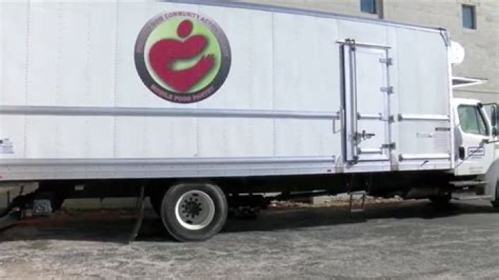 Project NOW mobile pantry helps Quad-City food deserts