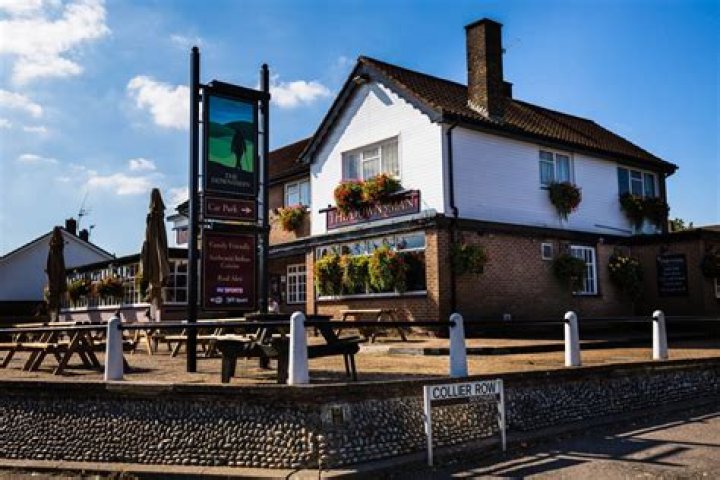 Pub linked to 16 coronavirus cases as everyone who visited for eight days told to isolate
