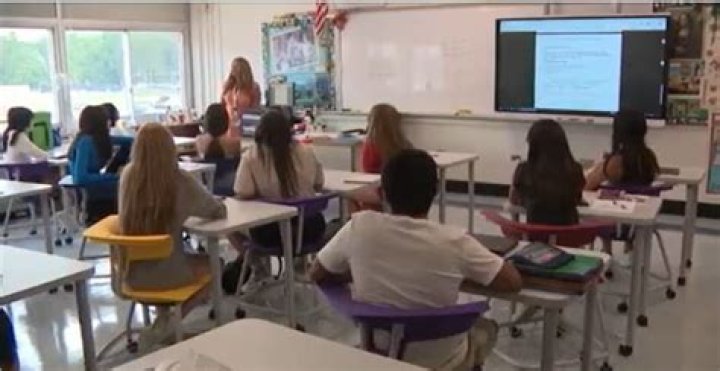 QC reacts to proposed Iowa law that mandates students sing National Anthem