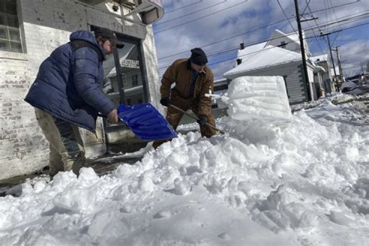 Quick-moving winter storm brings snow to Northeast, disrupting travel and schools