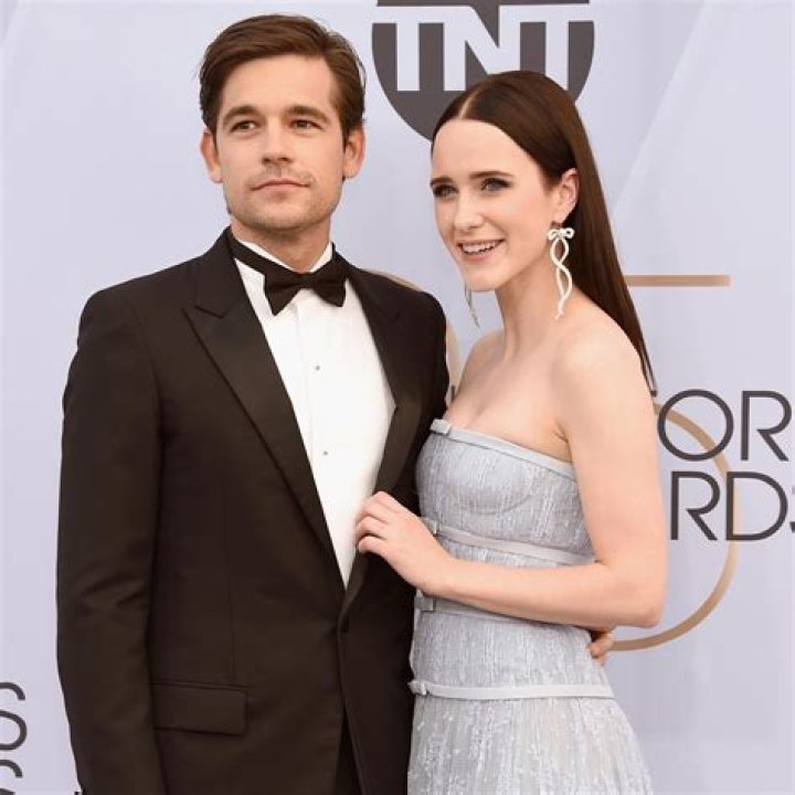 Rachel Brosnahan | Age, House of cards, bikini photos, movies and tv shows, wedding, height and Net worth