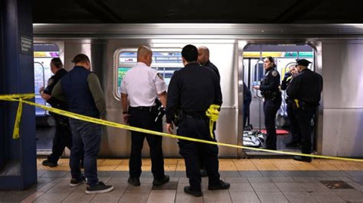 Radio communication problem preceded NYC subway crash that injured 25, federal report says