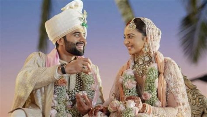 Rakul Preet Singh-Jackky Bhagnani Wedding: BMCM's Akshay Kumar-Tiger Shroff twin in black as they reach Goa