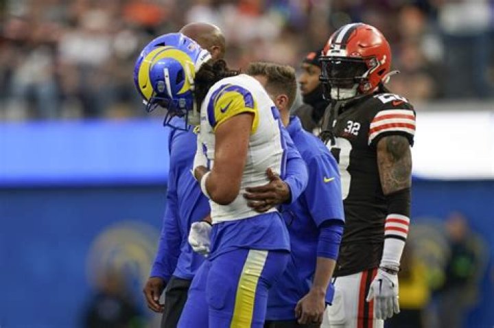 Rams’ rookie receiver Puka Nacua exits, then returns after rib injury vs Browns