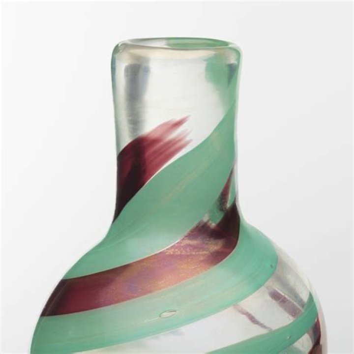 Rare vase bought at Virginia Goodwill sells for over $100K at auction