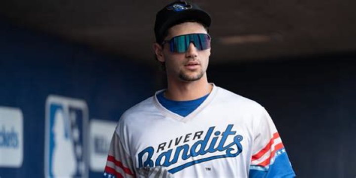 River Bandits top Wisconsin, 5-4