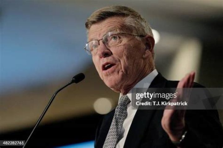 Robert Crandall Net Worth (2024) | wallmine