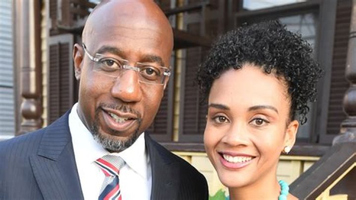 Robert Isom: Wiki, Bio, Age, Net Worth, Family, Career, Height, Wife