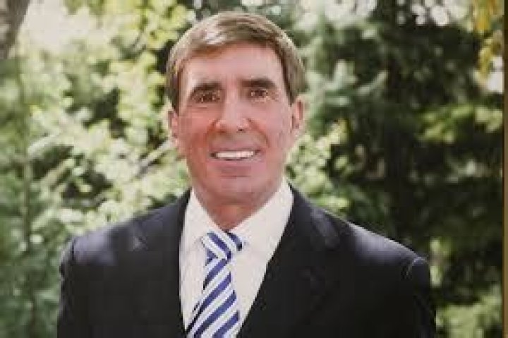 Robert Miller Net Worth (2024)