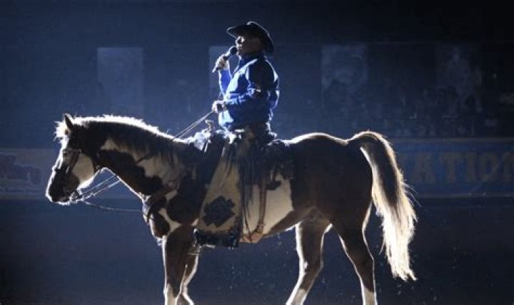 Rodeo Announcer Mike Mathis passes away unexpectedly