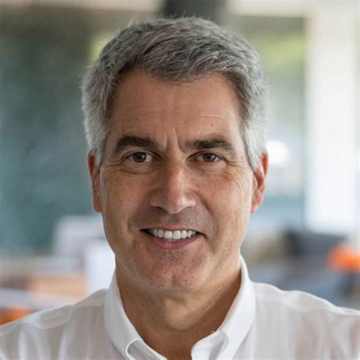 
Roger Crosby Hochschild
Net Worth
