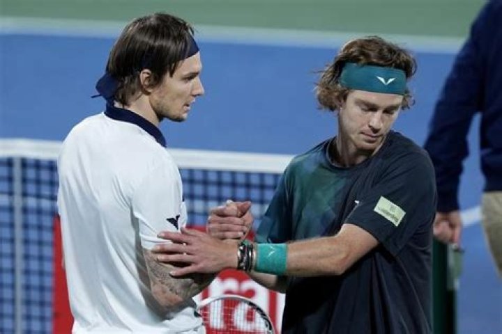 Rublev defaulted and defending champ Medvedev knocked out in Dubai semifinals