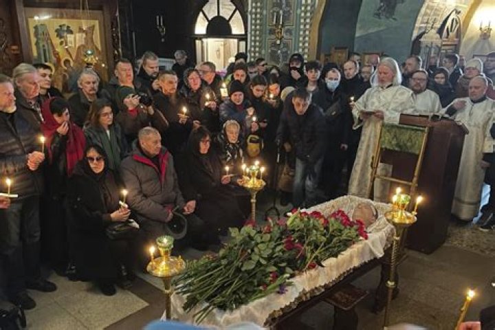 Russians embrace hope amid despair as Alexei Navalny says his final goodbye