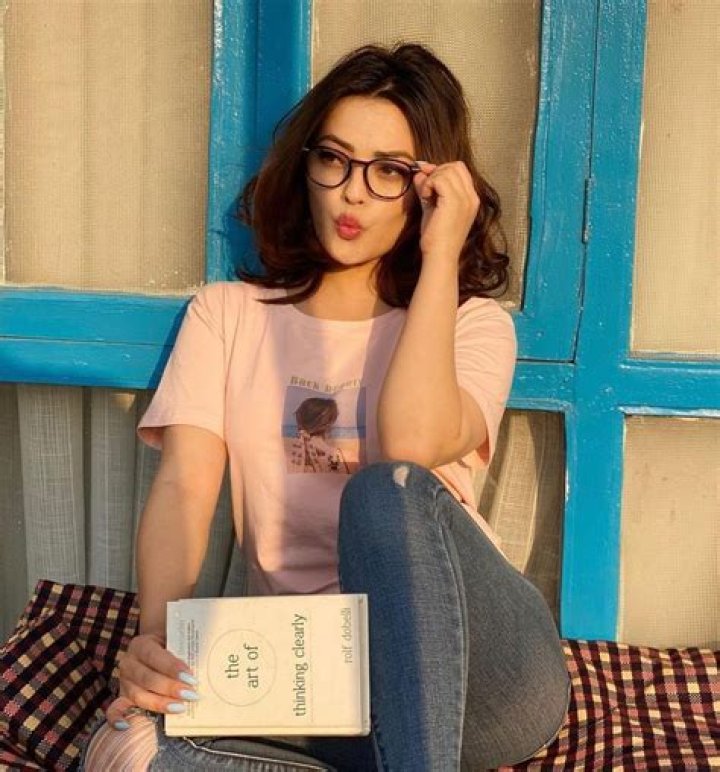 Sandhya Kc Wiki, Biography, Net Worth, Age, Family, Facts and More