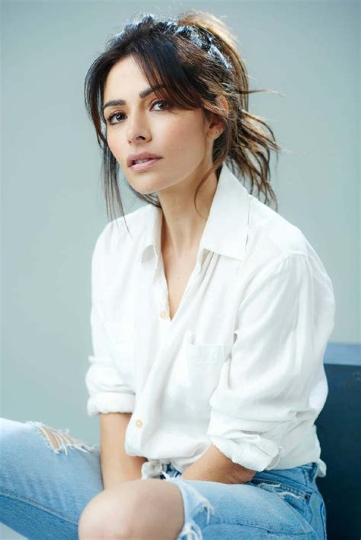 Sarah Shahi's Smoking Habits: Fact vs Fiction