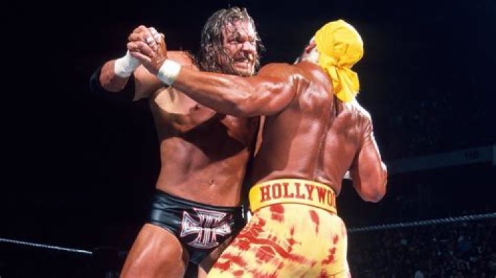 Second Round: Vancouver - Hulk Hogan vs. HHH