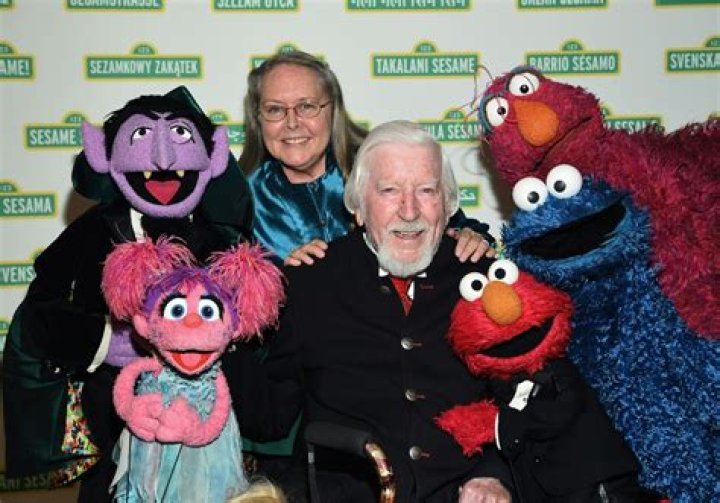 Sesame Street Muppeteer Caroll Spinney Dies at 85