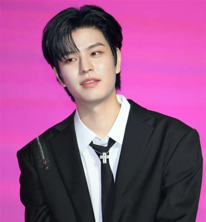 Seungmin (Stray Kids) age, wiki, girlfriend, Facts and more