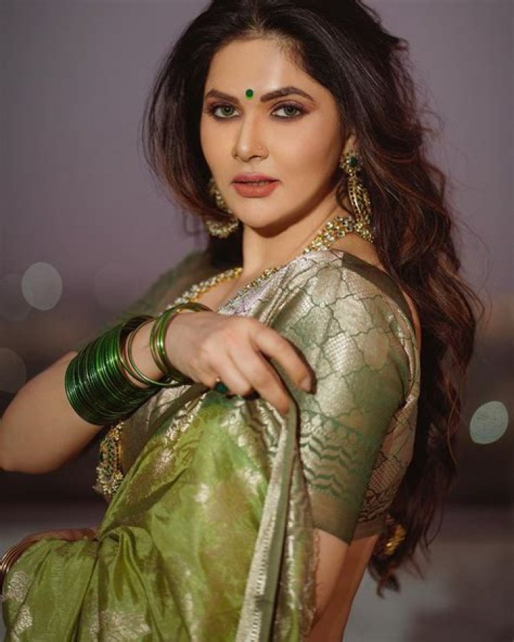 Sexy and hot reels of XXX, Gandii Baat star Aabha Paul go viral