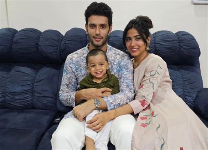 Shivam Mavi Wife, Is He Married? Girlfriend, Kids, Age, Height, Family, Net Worth