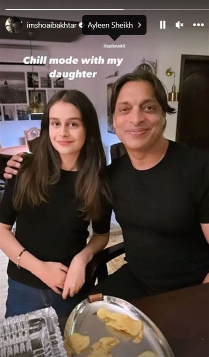 Shoaib Akhtar's rare picture with his 'daughter' leaves fans intrigued