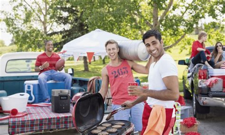 Show your spirit at Ultimate Tailgate Party!