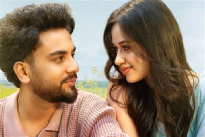 Shraddha Kapoor hops onto 'how it started vs how it's going' trend and Internet can't stop gushing over her