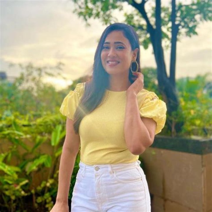 Shweta Tiwari burns the internet as she poses in white bralette and black miniskirt in hotel room