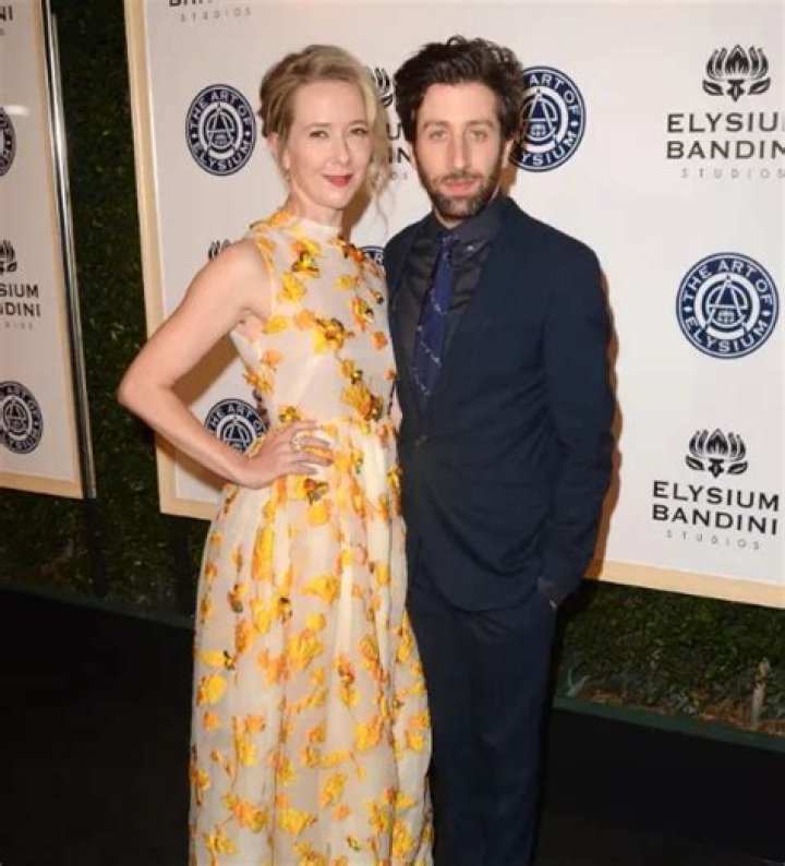 Simon Helberg (Actor) Wiki, Biography, Age, Girlfriends, Family, Facts and More