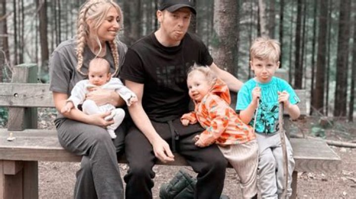 Stacey Solomon shows off amazing figure in grey tracksuit with Joe Swash and their three kids in sweet family snap