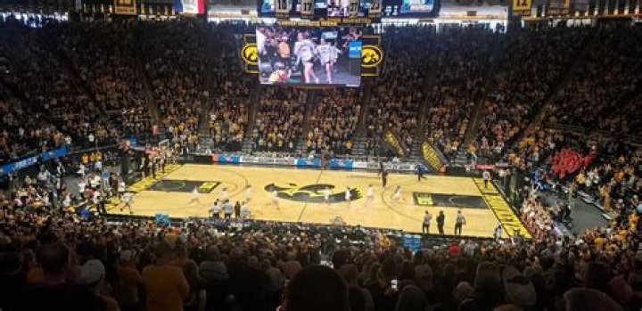 Standout stats: Hawkeyes finish No. 2 in attendance