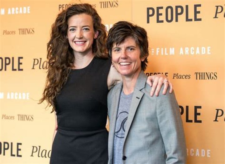 
Stephanie Allynne Bio, Wiki, Age, Height, Net Worth & Married