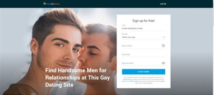 Str8Curious: How to Make a Profile for a Gay Online Dating App
