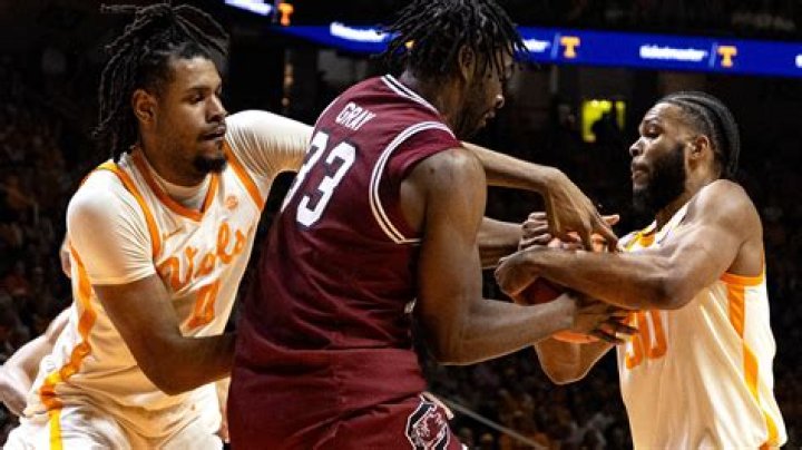 Ta’Lon Cooper and B.J. Mack lead the way as South Carolina surprises No. 5 Tennessee 63-59