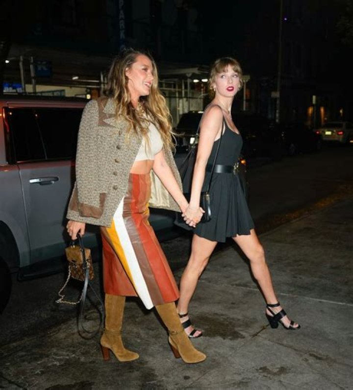 Taylor Swift & Blake Lively Proved Side Parts Are *Not* Cheugy