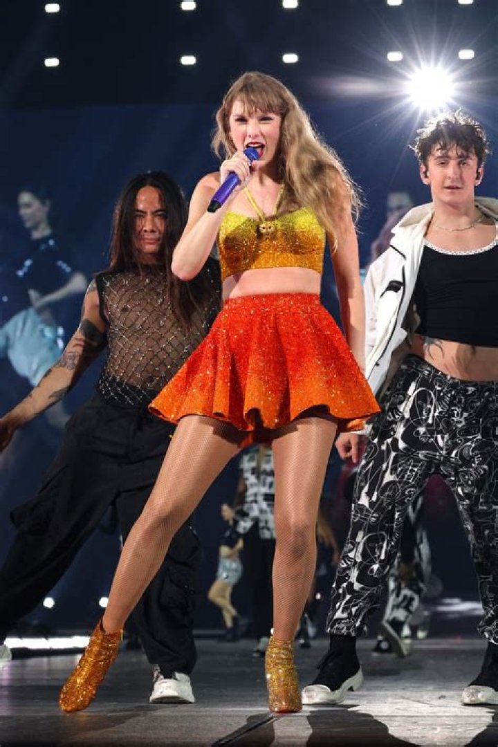 Taylor Swift takes style inspiration from Holly Willoughby as she wears a rainbow dress for 'Reputation' album launch | London Evening Standard