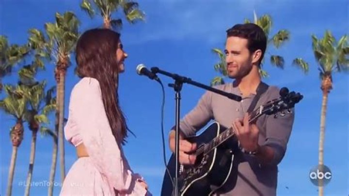 The Bachelor Presents: Listen to Your Heart liveblog: This time, they’re encouraged to bring guitars