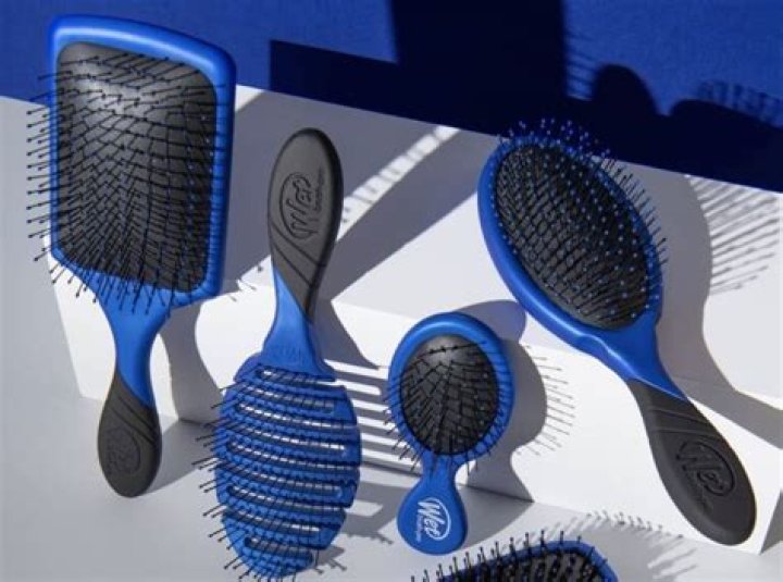 The Best Hair Brush For Men To Get Out Of A Tangle in 2024