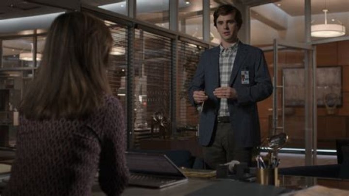The Good Doctor Fans Are Wiping Back Tears After That Shaun And Lim Scene In Season 6 Episode 8
