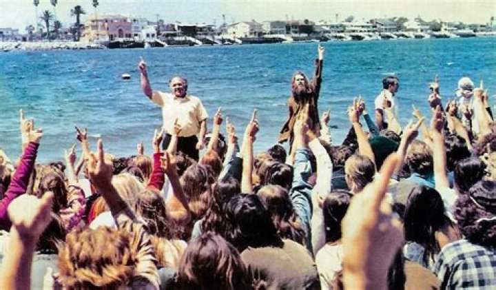 The Jesus Freaks: Origins of the Religious Countercultural Movement