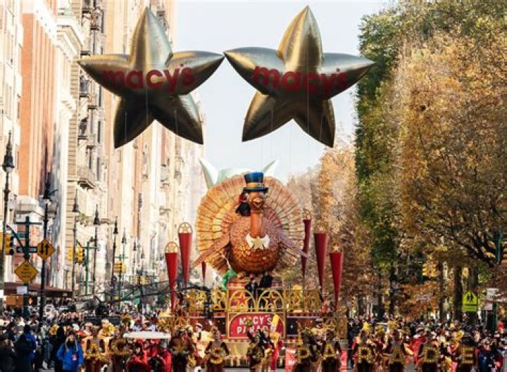 The Marvel Macy's Thanksgiving Day Parade Floats Were the Ultimate MCU Crossover