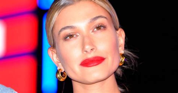 The Red Lip Effect Is Legit, According To Experts