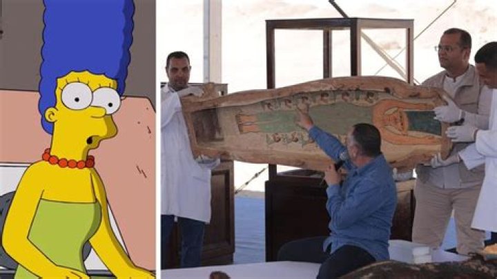 The Simpsons’ Boat Painting History Explained (& Did Marge Paint It?)