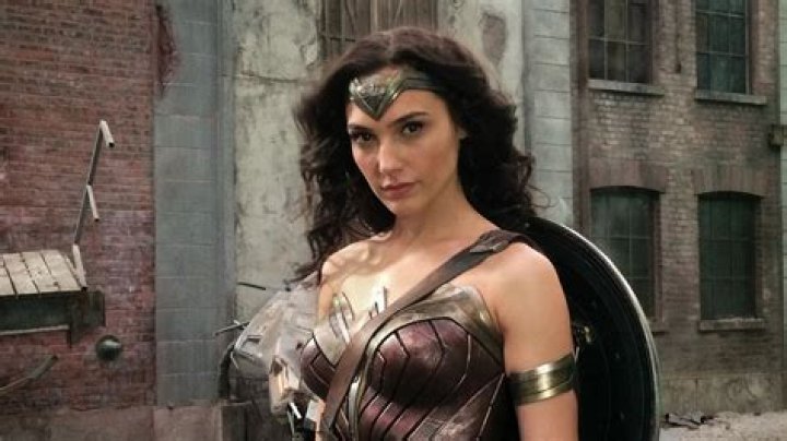 The Wonder Woman Theory That Makes Steve Trevor's Death More Tragic