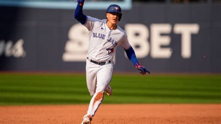 Third baseman Matt Chapman and Giants reach a $54 million, 3-year deal, AP source says